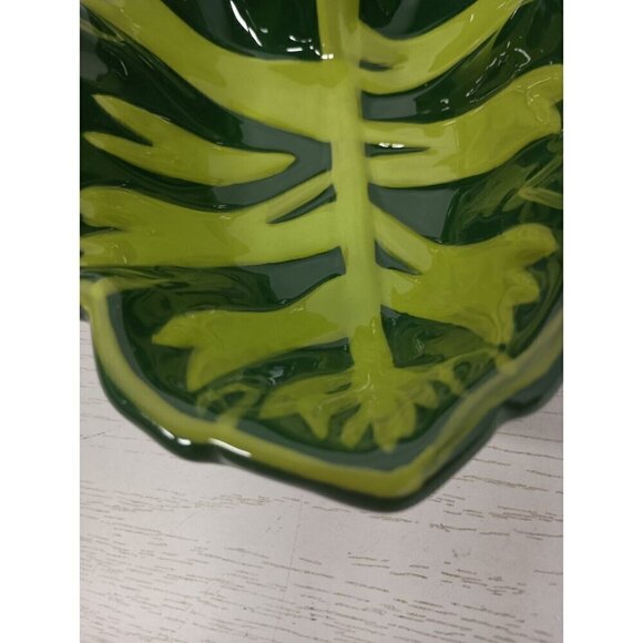 Boston Warehouse Ceramic Serving Bowl Dish Green Leaaf Shaped Hand Painted 7"x3" - Picture 4 of 10